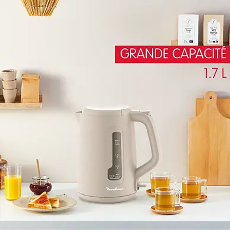 Bouilloire Moulinex BY2M0B10 beige de 1,7 litre dans une cuisine
